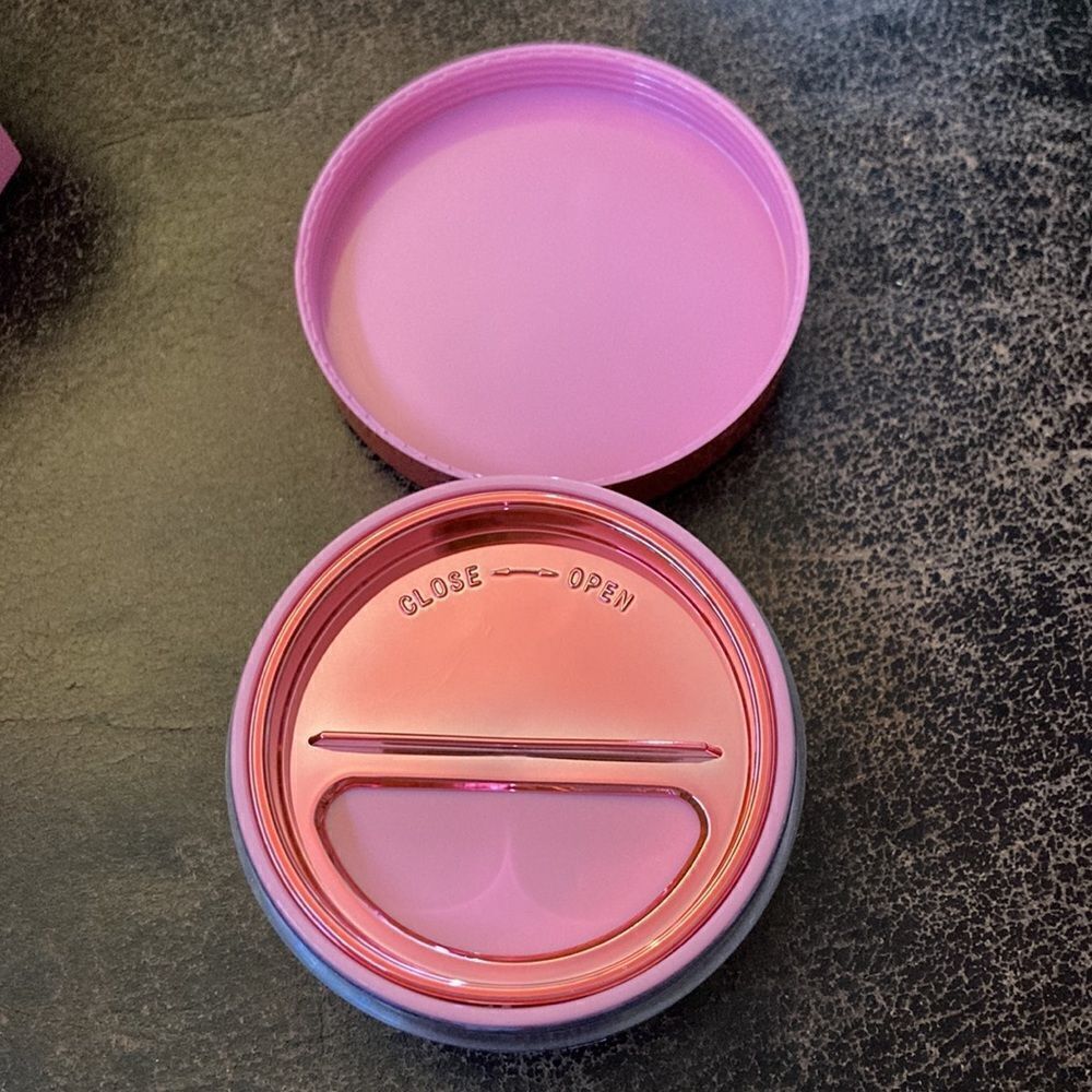 Jeffree Star Magic Star Setting Powder Lavender(SOLD) & Translucent - Picture 9 of 10